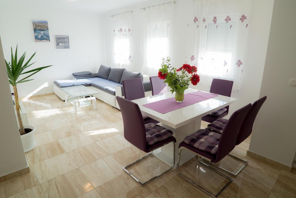 Apartmani Ruzica Makarska Esterno foto