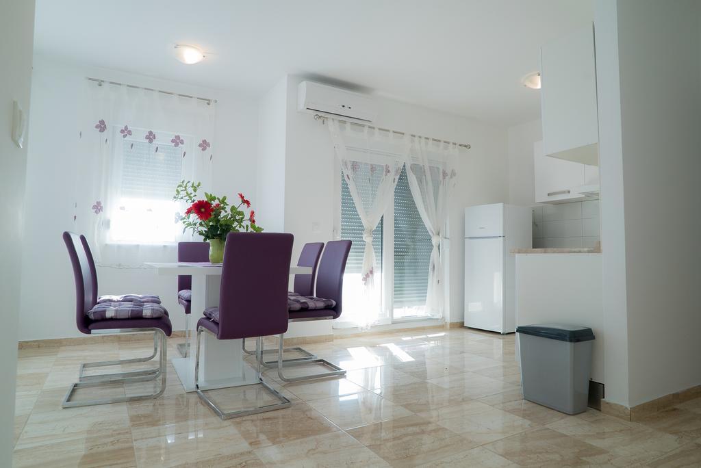 Apartmani Ruzica Makarska Esterno foto
