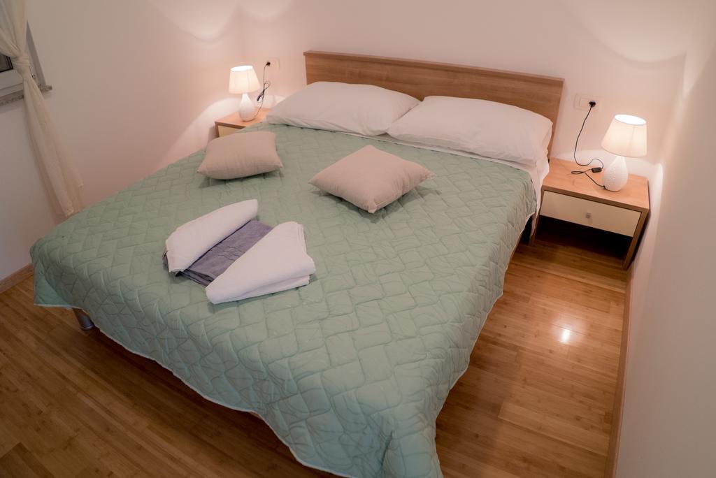Apartmani Ruzica Makarska Esterno foto